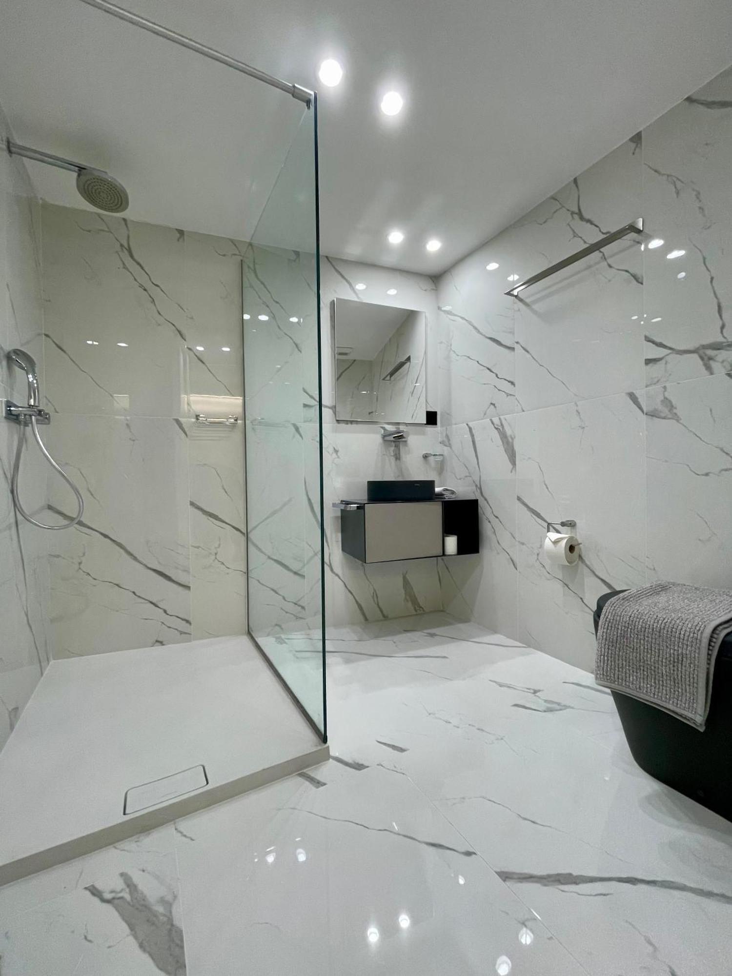 Taleda Apartments - Modern Apartments & Self Checkin In The Old Town Lugano Buitenkant foto
